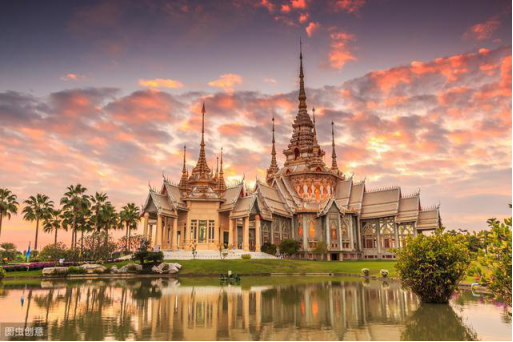 泰国政府发放一万亿泰铢贷款，力图挽救持续低迷的经济市场
