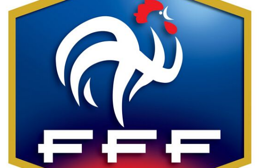法国FFF新晋品牌代言人：范思哲御用男模吉斯·米尔克