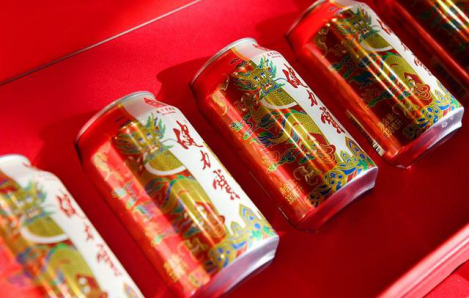 健力宝与故宫博物院联动推出的新品“祥龙纳吉罐”正式上线！