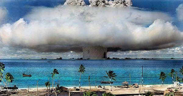 1946年美国在比基尼群岛进行的核武器水下引爆试验