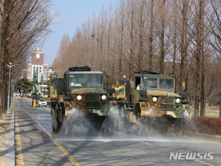 至少有8人被诊断为韩国前线部队爆发集体感染