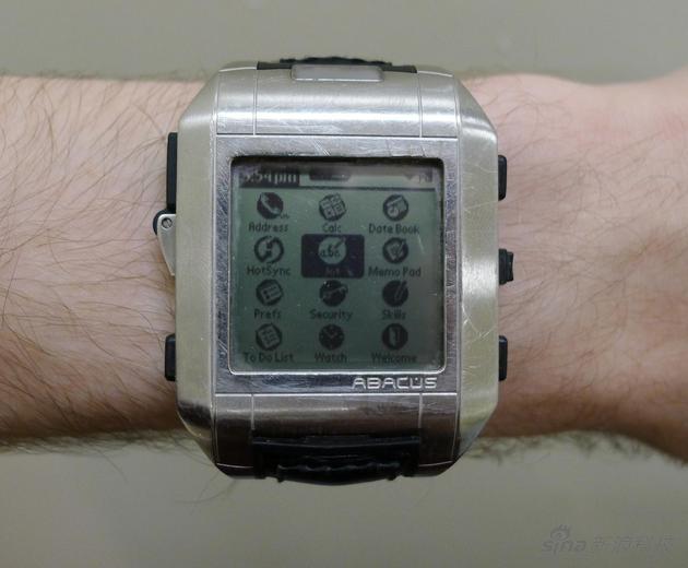 回看智能手表发展史 从腕上电话到健康配件