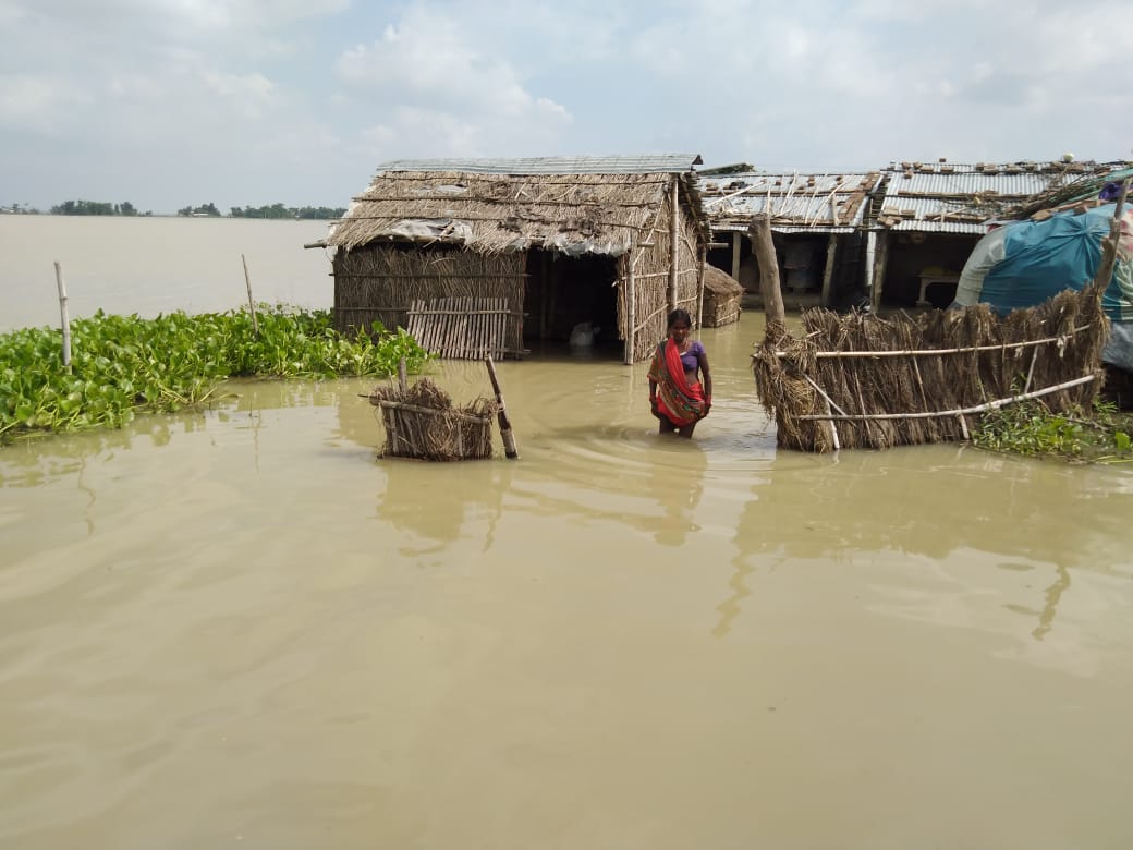 印度哈尔的洪水双重袭击了760000多人