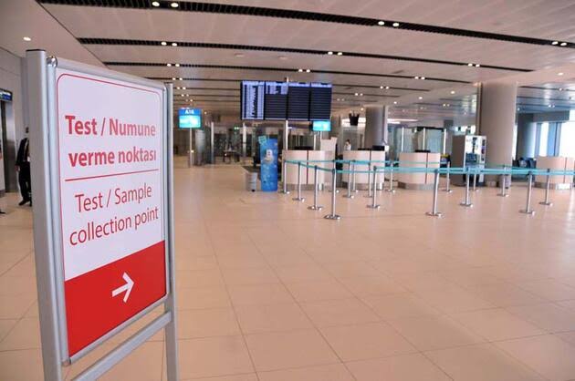 在土耳其伊斯坦布尔机场为乘客提供的核酸测试服务，每天可测试40000次