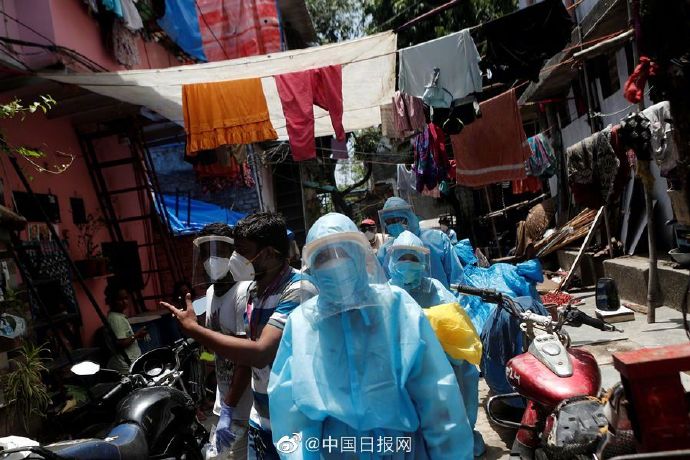 外国媒体：研究表明，印度孟买贫民窟半数以上的人感染了新型冠状病毒。