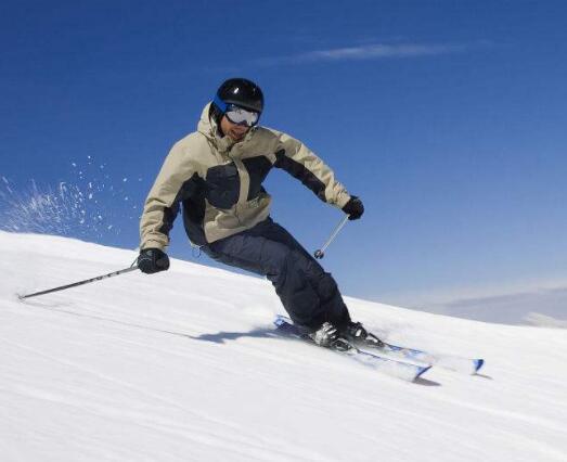 使冬季旅行更舒适：防冻剂和温暖的滑雪技巧