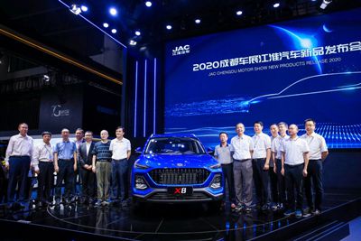 江淮汽车有限公司新中大型SUVX 8迎接世界第一次车展