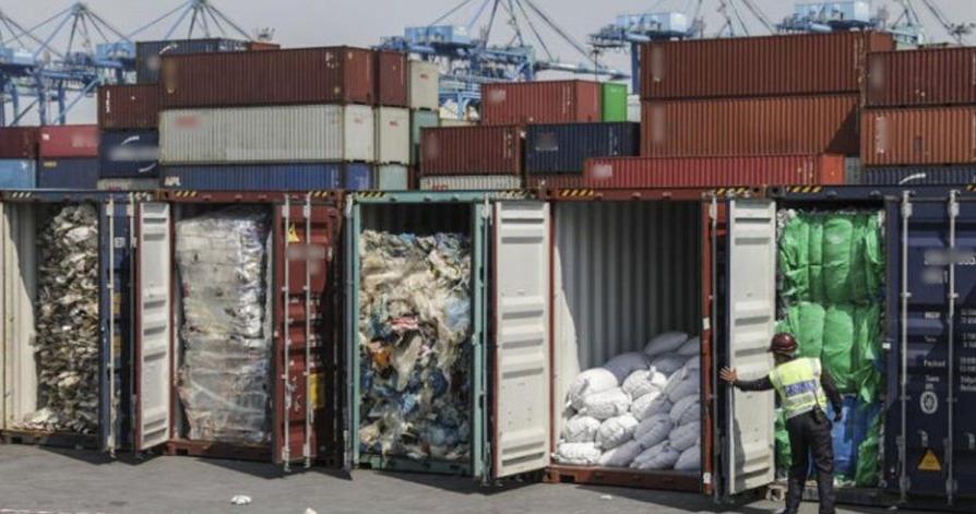 马来西亚"在疫情爆发期间将55箱外国废物遣送回原籍国