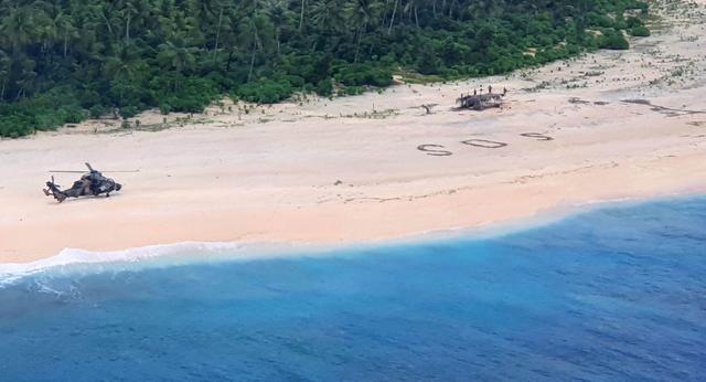 现实版荒岛求生！3名水手被困在小岛三天，海滩上写着巨大的求救信号
