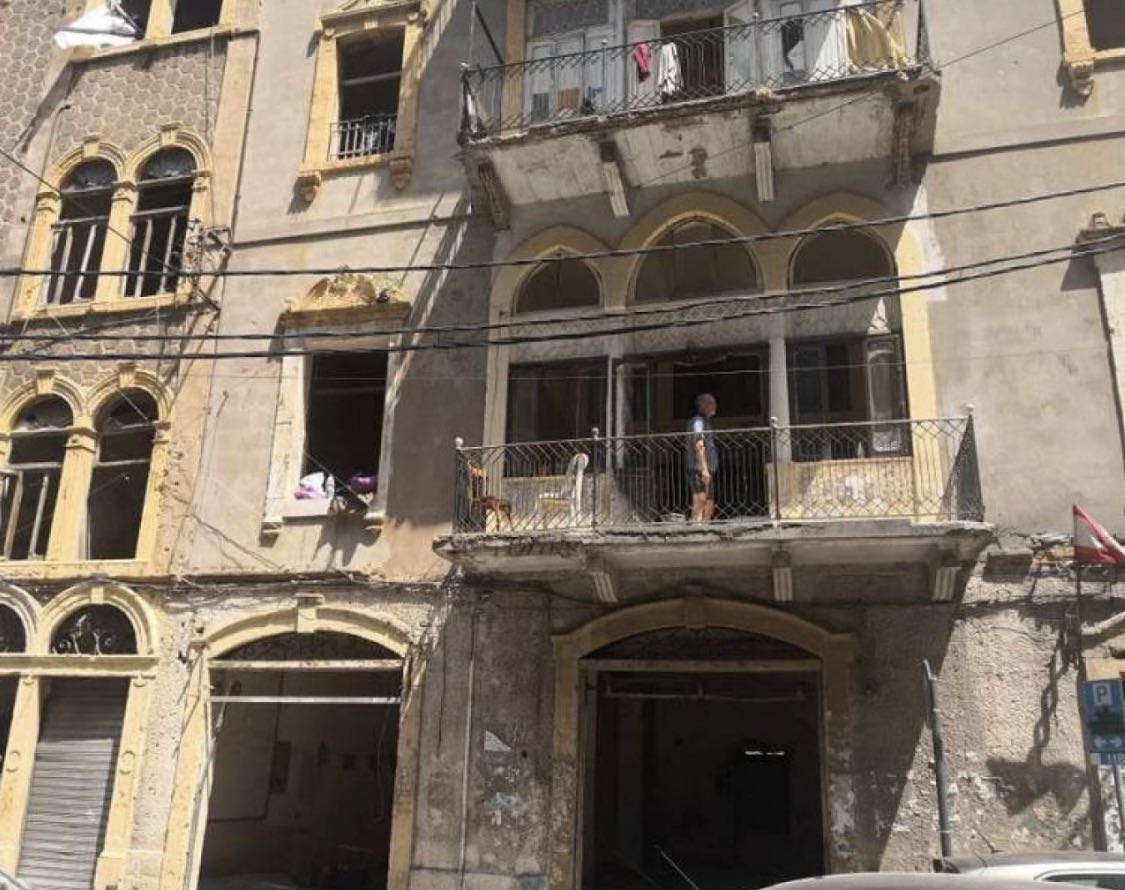 黎巴嫩的爆炸使贝鲁特市的一些建筑物和桥梁面临倒塌的危险