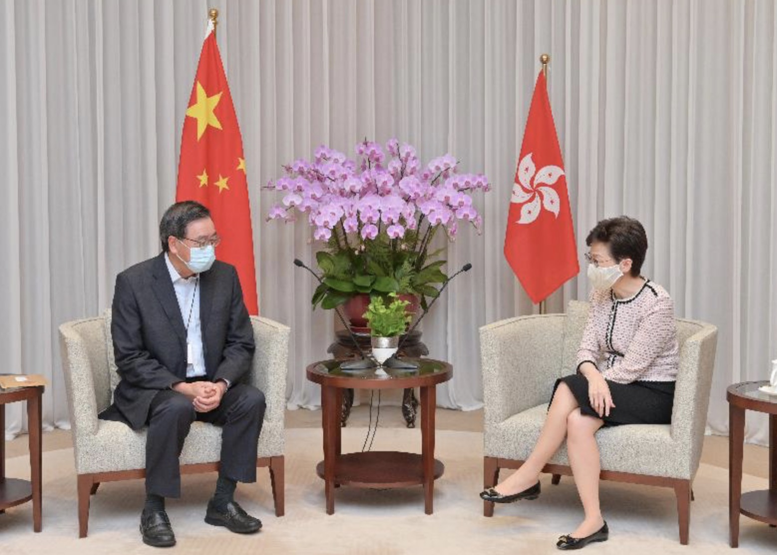  香港特首林郑月娥与香港立法会主席梁君彦会面 