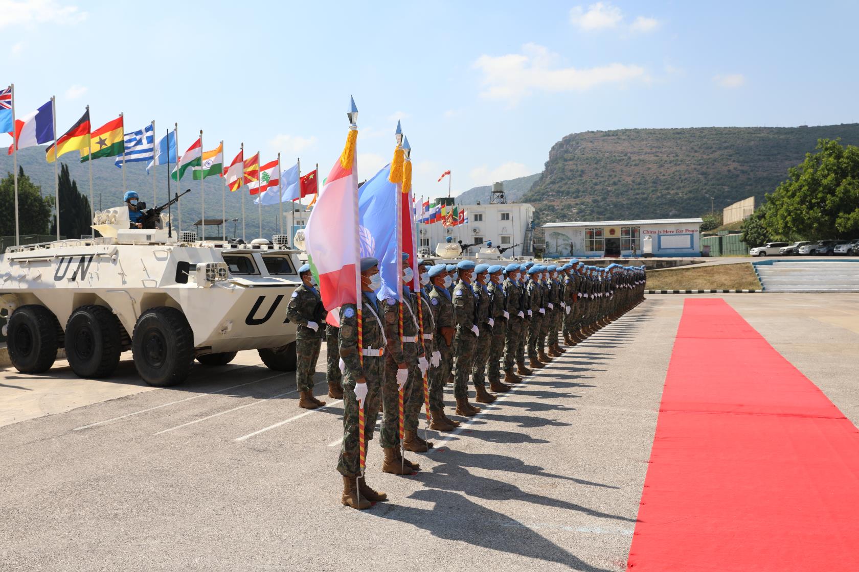 联黎部队第18批和第19批中国部队举行了权力移交仪式。
