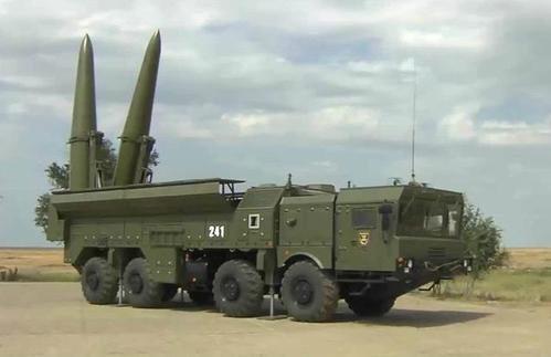  俄罗斯使用弹道导弹、战斗机和其他重型装备在加里宁格勒举行大规模军事演习