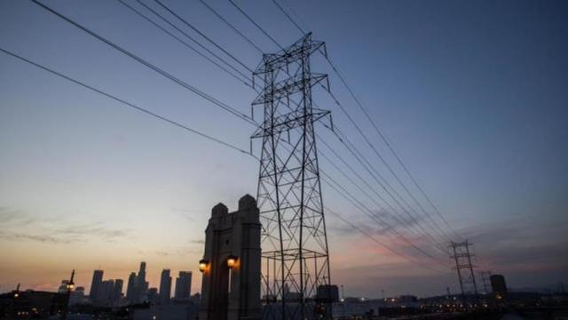 热浪袭击加州，电力严重短缺，330万家庭轮流断电