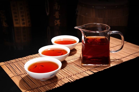 女性夏天喝哪种茶可以祛湿？这3种常见茶对排寒湿很有效果