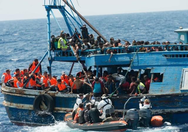 为了防止这一流行病，意大利西西里岛首脑不顾反对，下令驱逐所有移民。