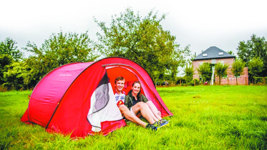 “帐篷客”，比利时流行借花园帐篷度假