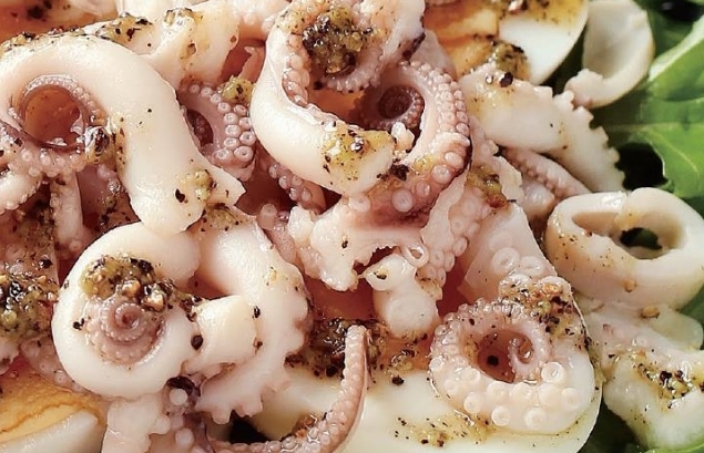 一点小海鲜，微加芥末，只需几个简单的步骤，章鱼美味！