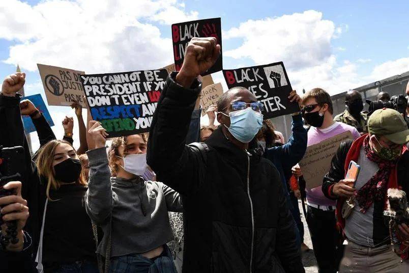 反种族歧视和暴力执法示威在美国威斯康辛继续进行  基诺宵禁期延长至9月1日