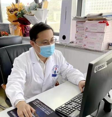 上海医生为西藏带来创造性治疗， 医疗救助西藏大量 " 输血