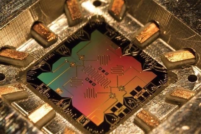 来自中国芯片的好消息！中国已经把量子芯片变成了现实，美国科技黯然退场