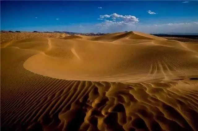  中国第八大沙漠实施生态供水