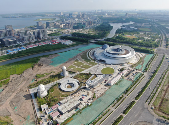 上海自贸区临港新区集中发展，集成电路等四大产业