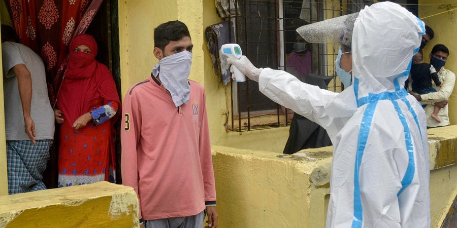 印度82岁的老人感染了新冠病毒 被4个儿子扔在井边