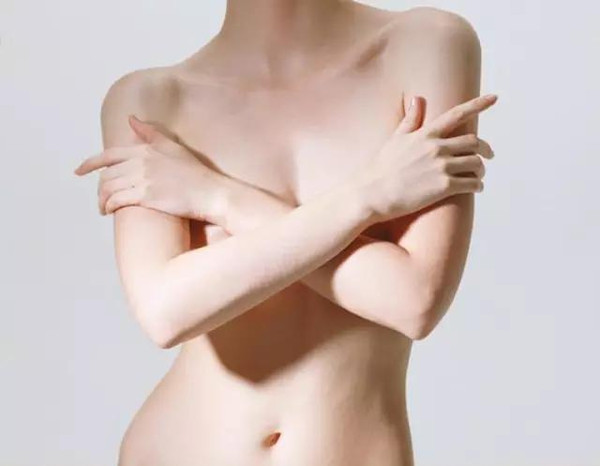 五种不良习惯易致乳房变形， 女性3招预防起来~