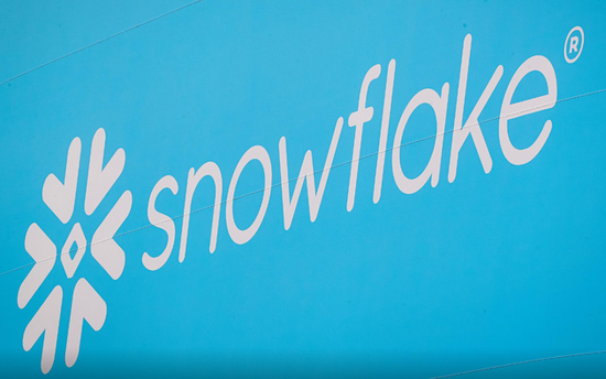云计算公司Snowflake得到巴菲特支持，首日上市暴涨111% 
