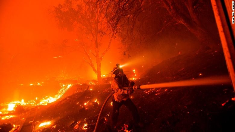 北美大片地区被美国山火有害烟雾影响