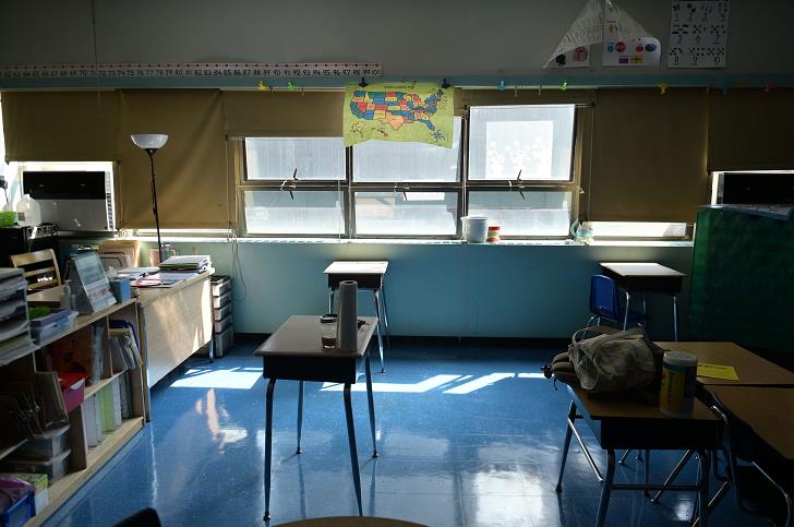 因疫情严重， 美国纽约市公立学校推迟开学