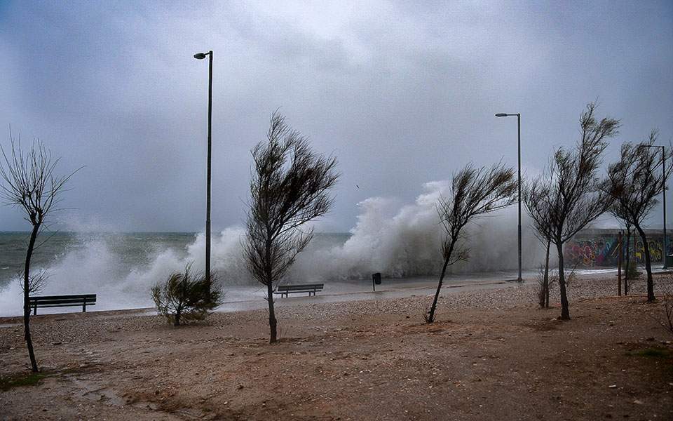 飓风风暴将在希腊登陆  多个地区处于紧急警戒状态。