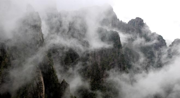 安徽黄山西海大峡谷重新开放：风景如画