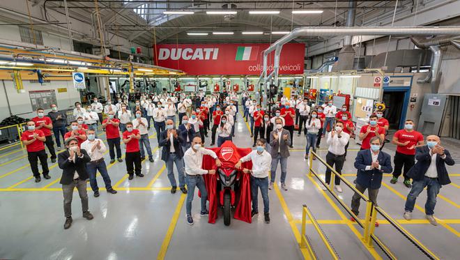 杜卡迪车队却宣布投产Multistrada V4摩托车