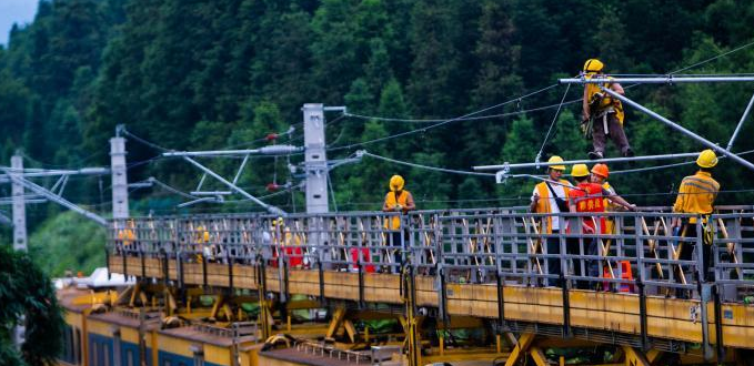 焦柳铁路广西段迈进电气时代 ，全线计划年底实现电气化开通