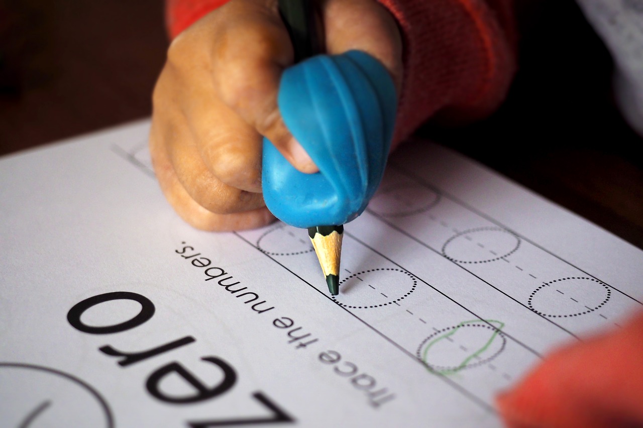研究发现教育过程中的写作训练会使孩子们比在键盘上打字更聪明