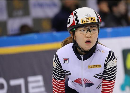 韩国短道冬奥会冠军出庭指证教练：被侵犯超过30次