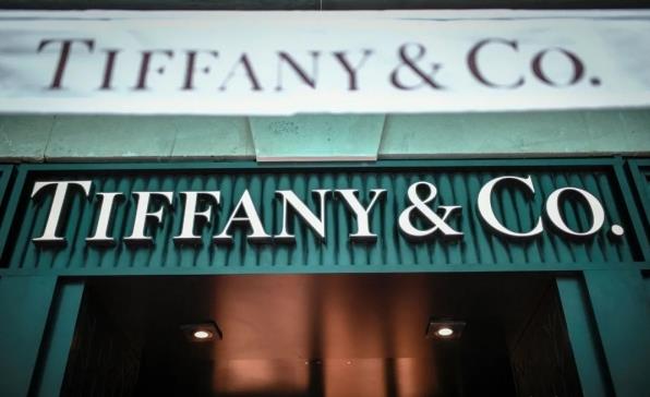 为什么LV的母公司终止对Tiffany的收购？
