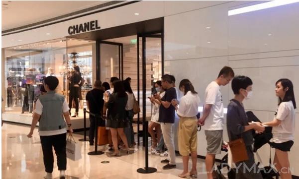 中国奢侈品市场今年预计仍将增长30%。如何做到这一点？
