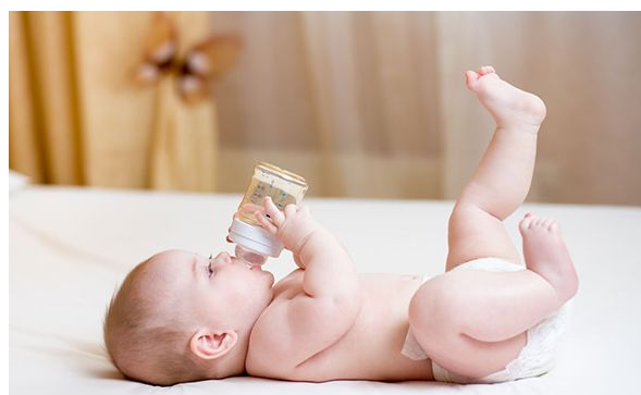 孩子总是吐奶怎么办？0～1岁的孩子应该才是怎样科学喂养？