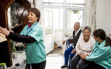 河南养老院网是国内的中老年人网络媒体和互动平台，它由张桂英创办。