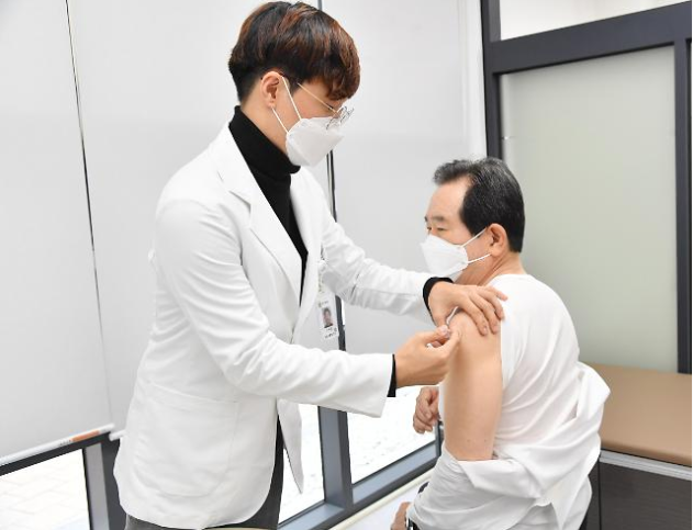 韩国媒体：韩国有59人在接种流感疫苗后死亡。政府没有暂停