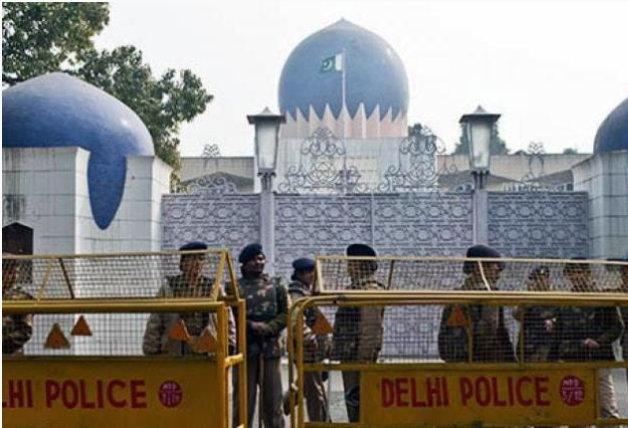 一名印度士兵在巴基斯坦驻印度大使馆外开枪自杀