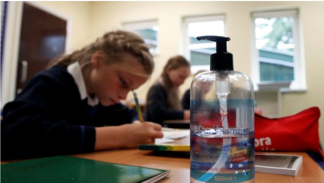 英国北爱尔兰超过半数的学校已经证实新冠肺炎的病例