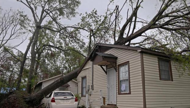 飓风“泽塔”横扫美东南地区致6死 ，数百万户停止电力供应