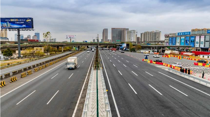 国家高速公路等利用率超过65.98%的收费站慢速交通拥挤缓解