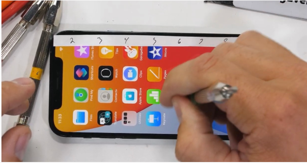 IPhone 12划痕测试：超级瓷水晶板真的有用吗？