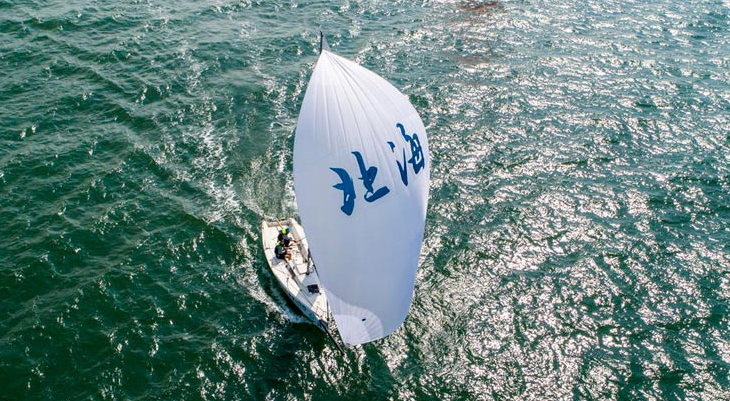 今年“一带一路”国际帆船赛送帆船知识踏入校园
