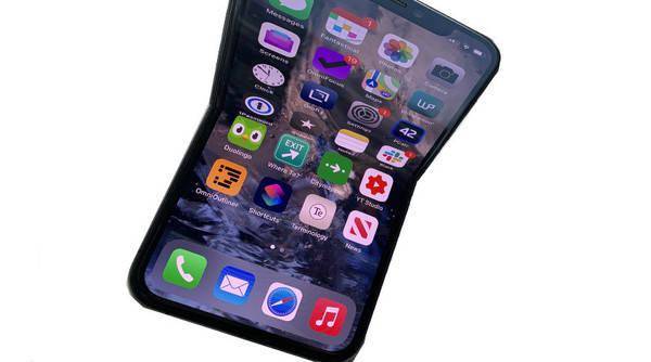 可折叠iPhone有希望在2022年9月推出， 富士康目前测试中